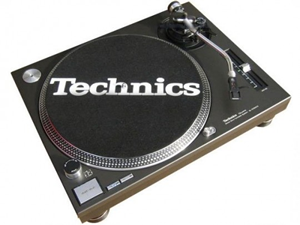 Technics 1210 MK2 Turntable